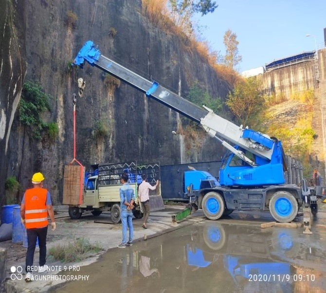 Crane middle marsyangdi hydropower
